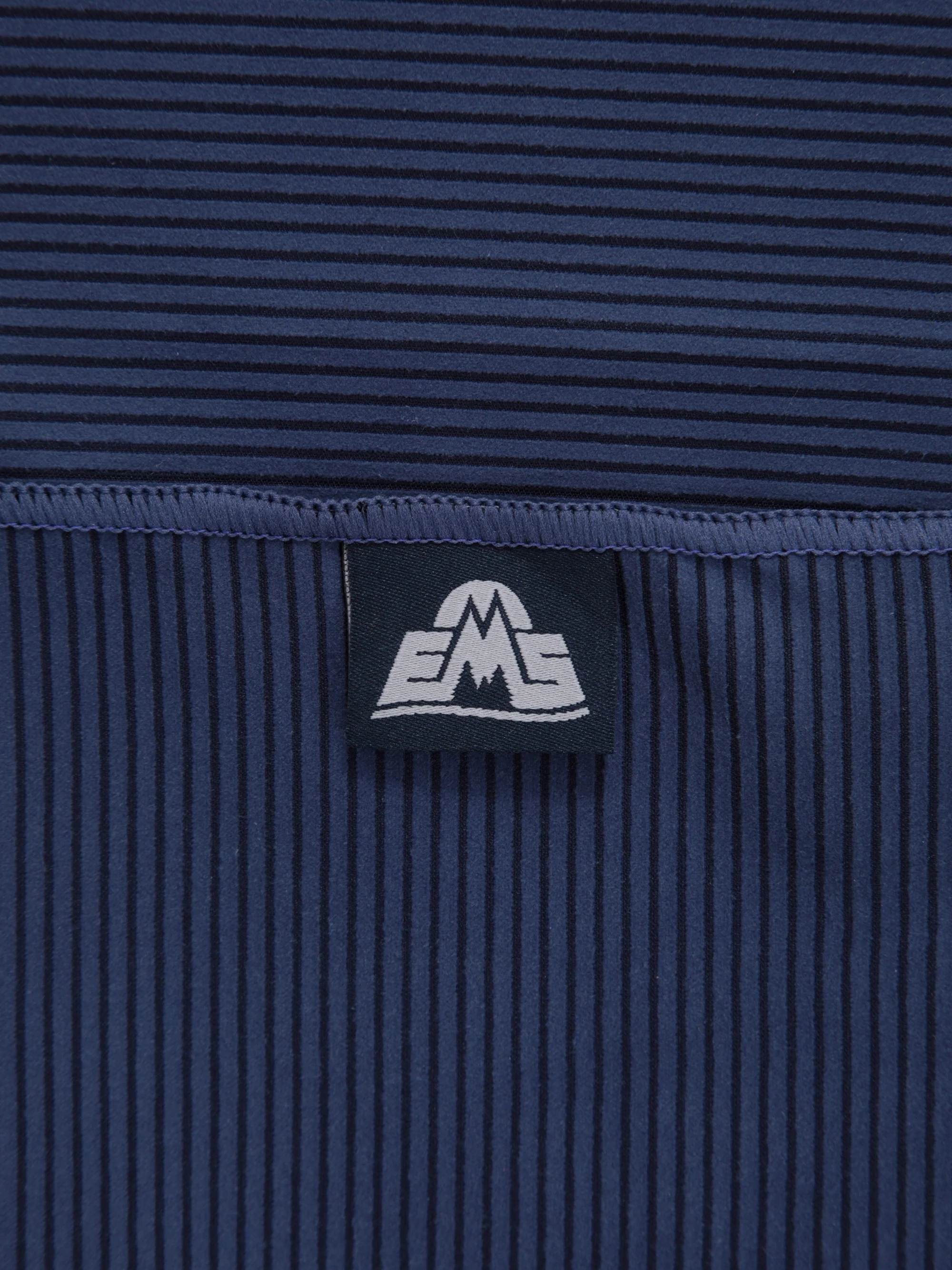 EMS Giant Ribbed Towel - Image 7