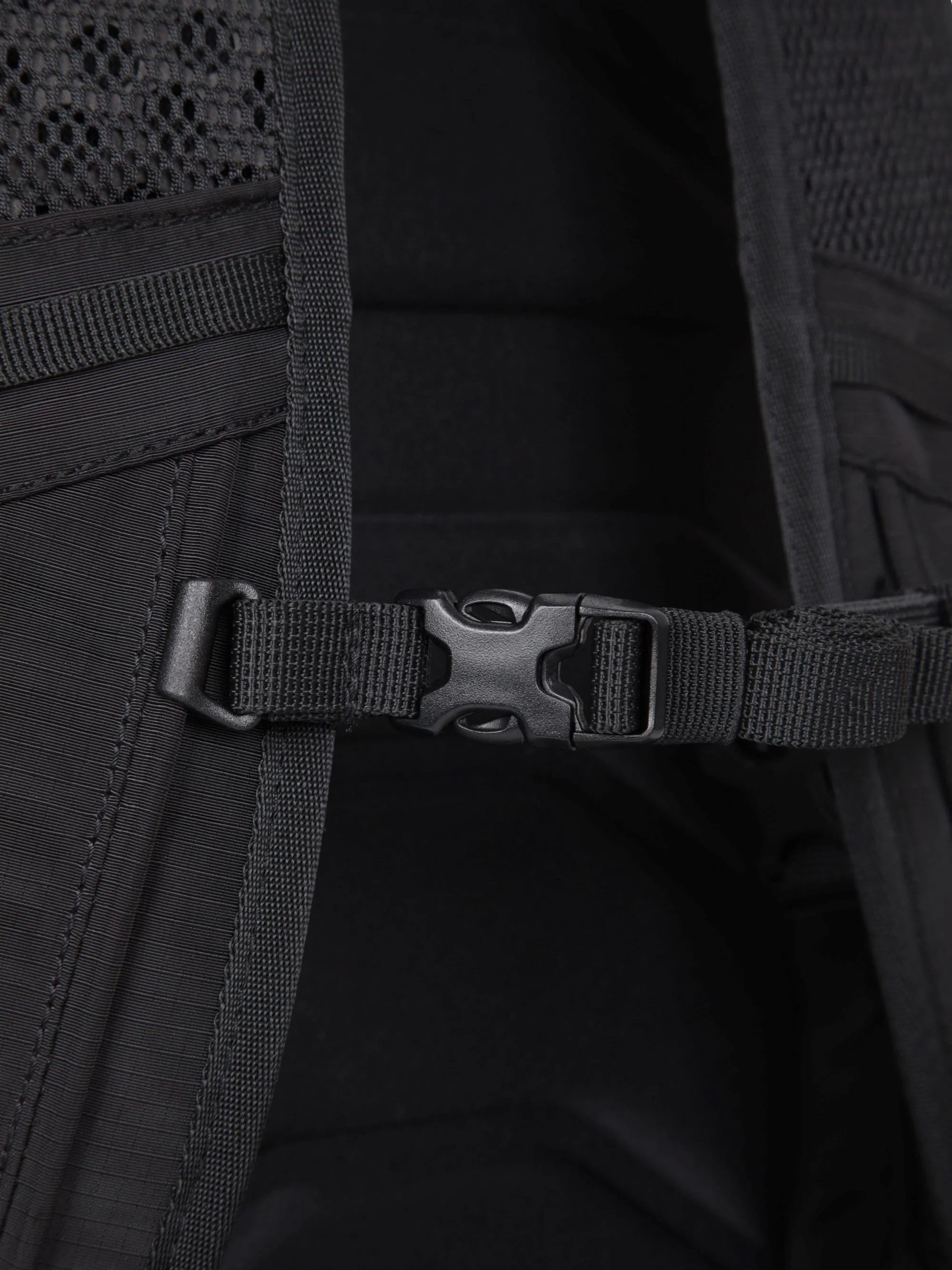 EMS Glacier Lightweight Roll Top 20L - Image 4